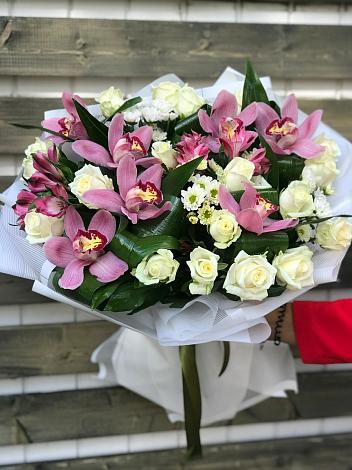 Букет цветов из: Розы и Хризантемы в Ивакино