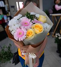 Букет цветов из:  Герберы, Розы и Хризантемы в Ивакино